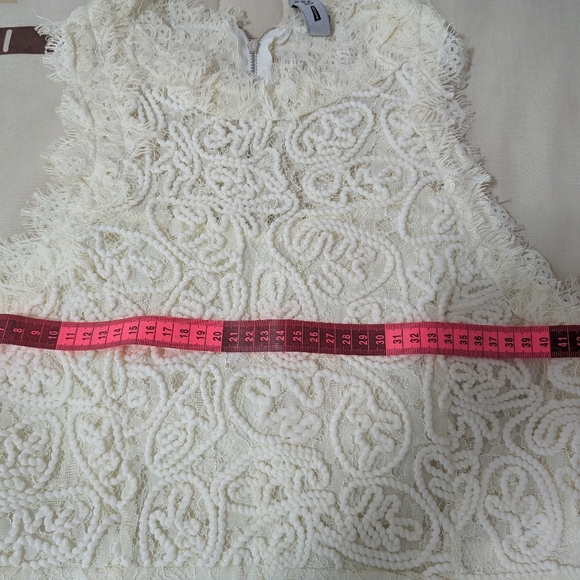 Dress - Picture 9 of 9